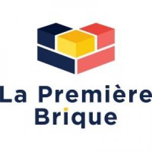 LA PREMIERE BRIQUE